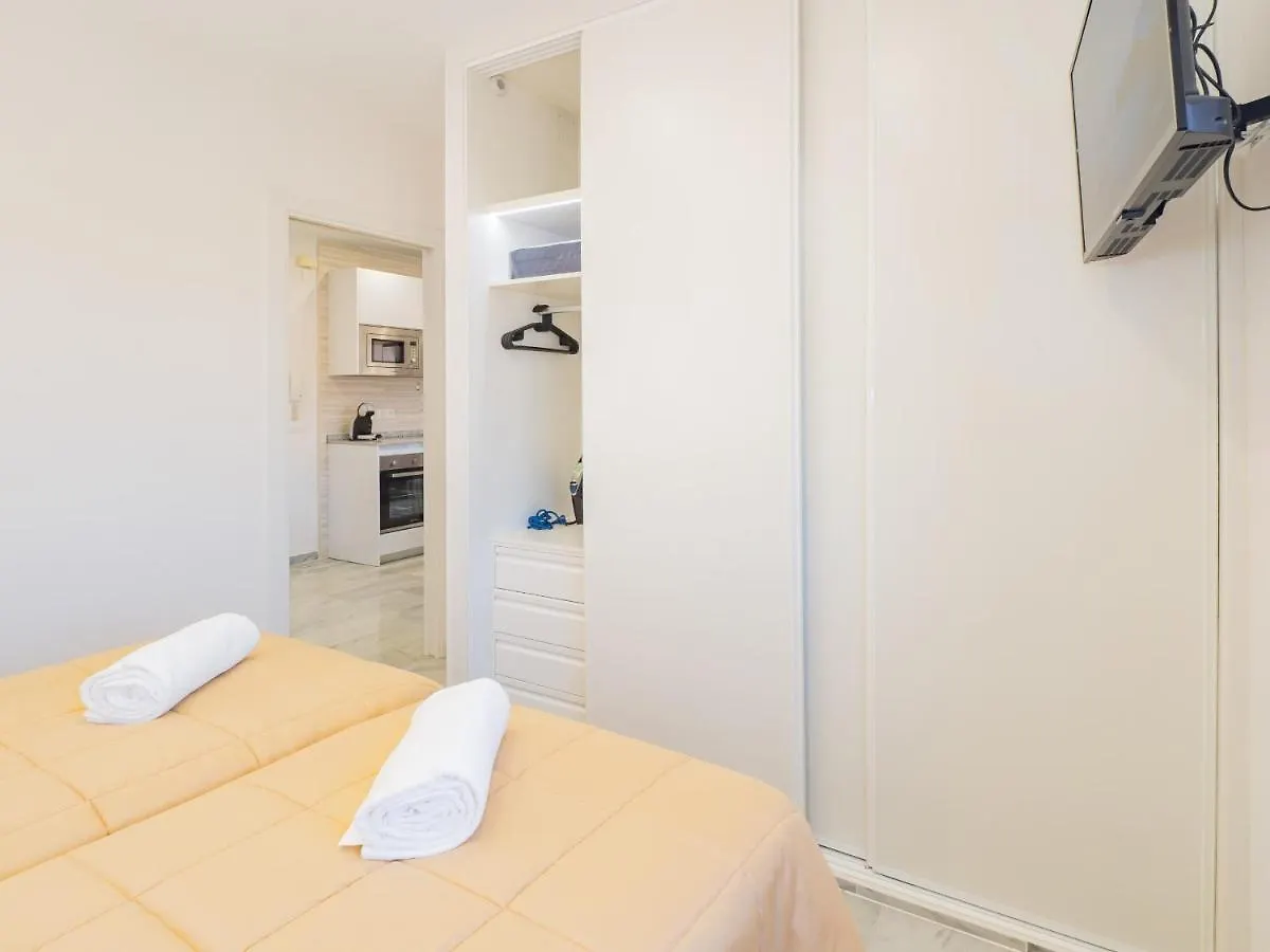 Cubo'S Apartamento Atocha With Optional Parking 말라가